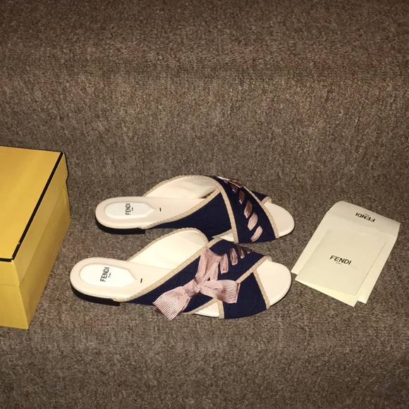 🇮🇹NWT Authentic FENDI Knit & Leather Sandals - Picture 7 of 8